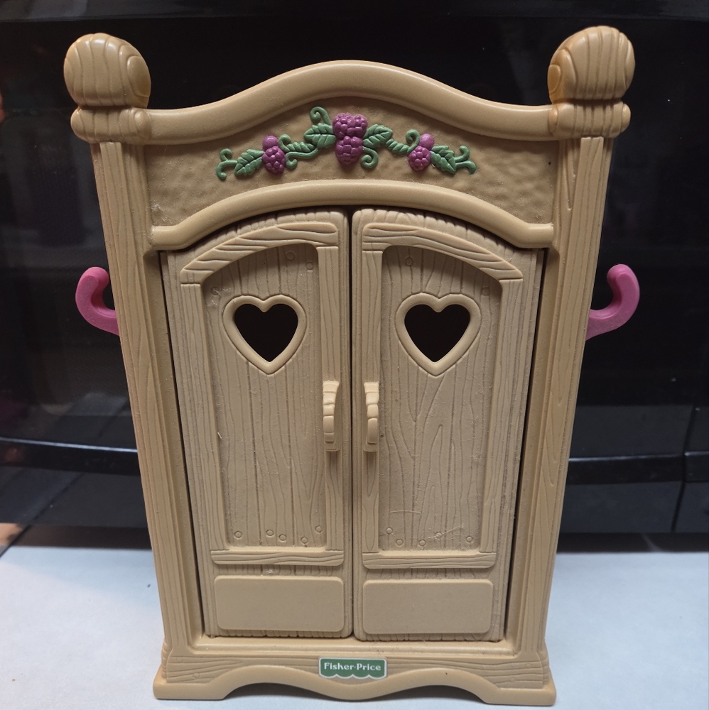 Fisher Price Briarberry Bear Collection Wardrobe Closet Armoire Valentine"s Day